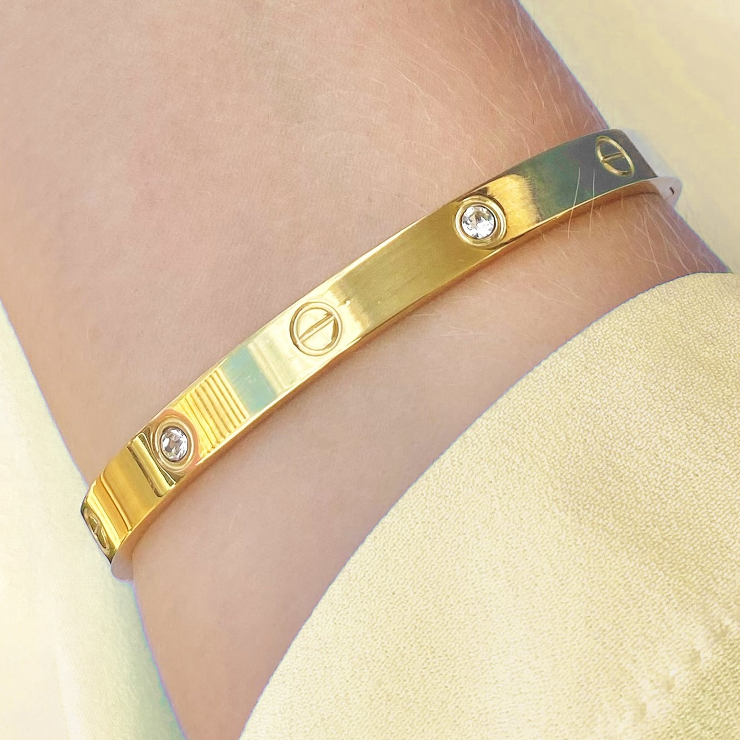 Bracelete Rígido Zion em Ouro 18k ou Prata com Zircônias