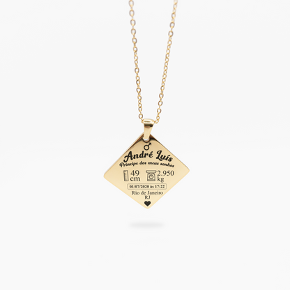 Colar com Pingente Quadrado Dados do Nascimento do Bebê Personalizado em Aço Inox Premium