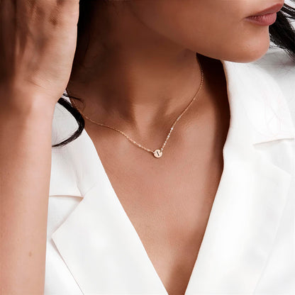 Gargantilha Mini Pingente Redondo com Letra Personalizada em Aço Inox Premium