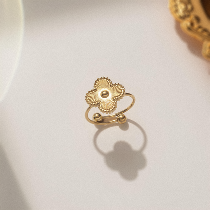 Anel Trevo Shine com Tamanho Regulável em Ouro 18k