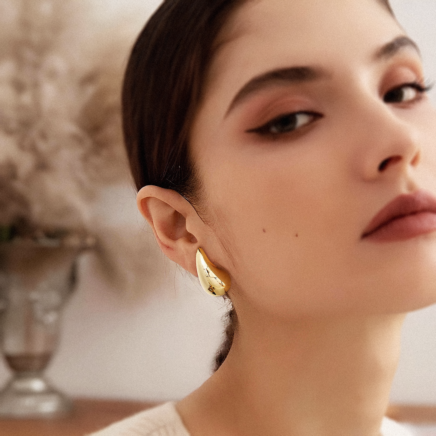 Brincos The Drop com Formato de Gota em Ouro 18k ou Prata