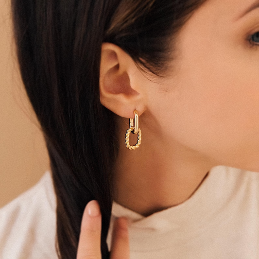 Brincos Duo Loop com Elos Entrelaçados em Ouro 18k ou Prata