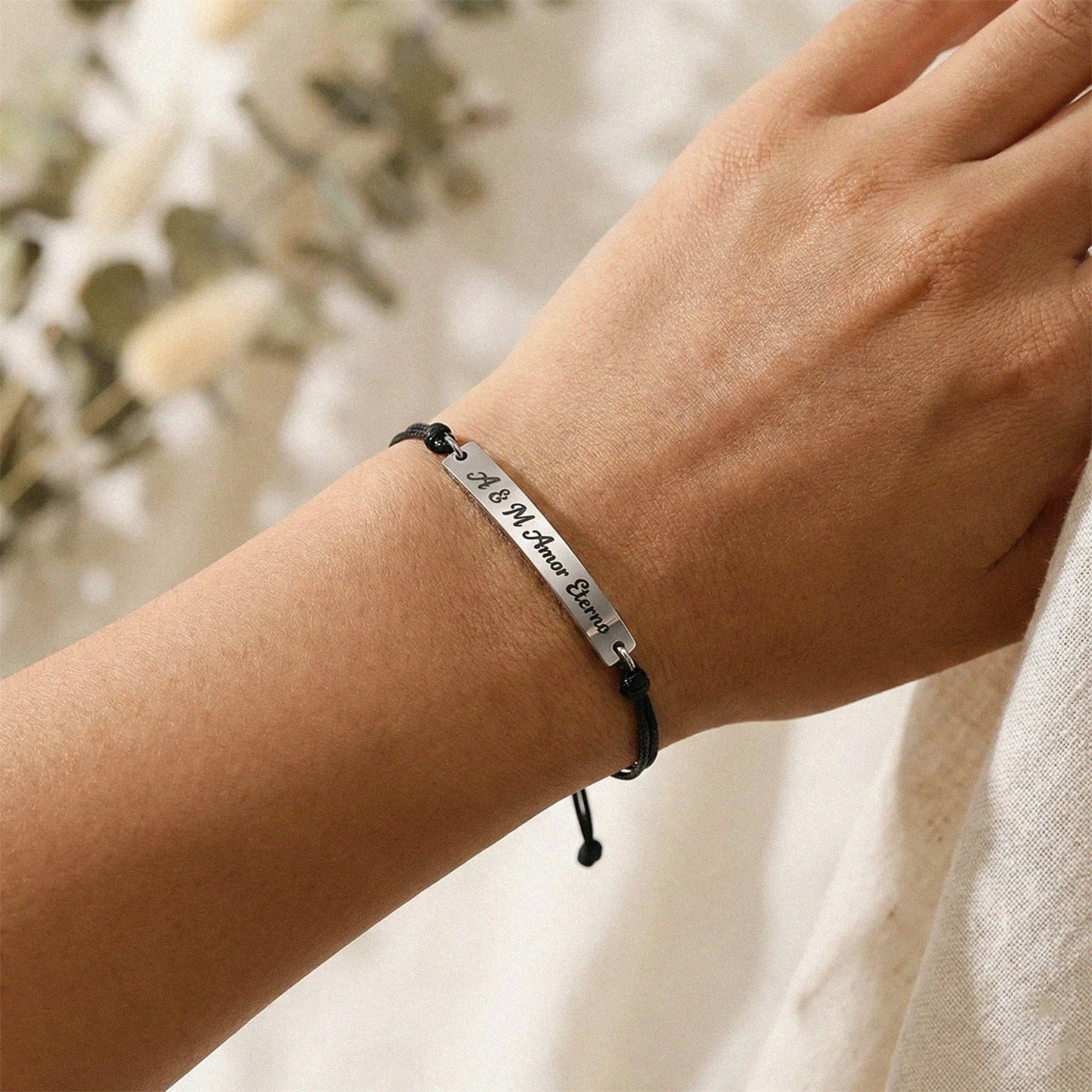 Pulseira Ajustável com Tag Inox Personalizada com Nome ou Frase em Aço Inox Premium