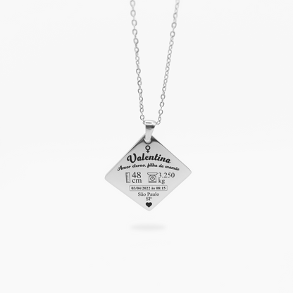 Colar com Pingente Quadrado Dados do Nascimento do Bebê Personalizado em Aço Inox Premium